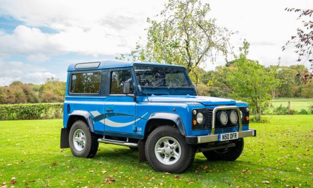 Image 1/50 of Land Rover Defender 90 &quot;50th Anniversary&quot; (1998)