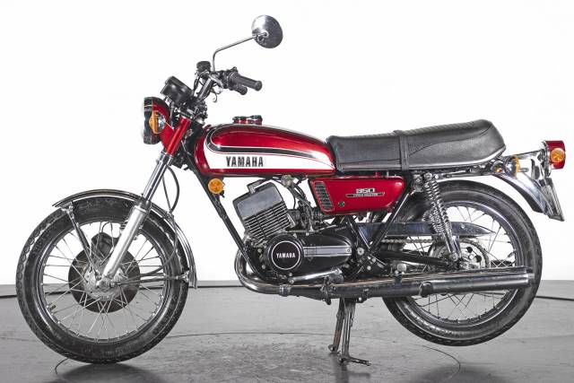 Image 1/26 of Yamaha DUMMY (1973)