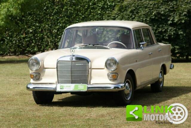 Bild 1/10 von Mercedes-Benz 200 D (1967)