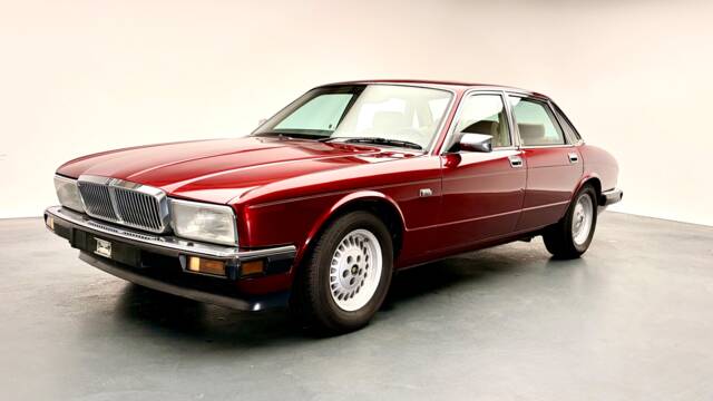 Bild 1/17 von Jaguar XJ 6 4.0 (1990)