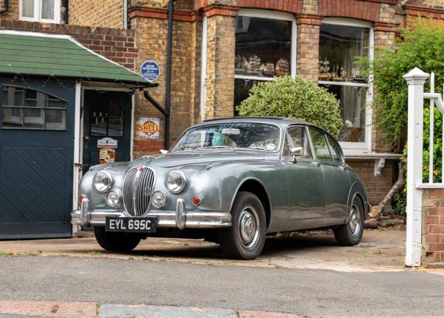 Image 1/10 of Jaguar 340 (1965)