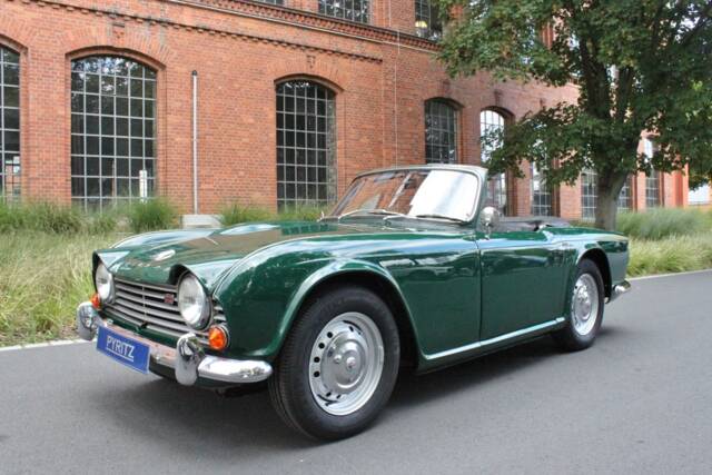 Image 1/25 de Triumph TR 4A IRS (1966)