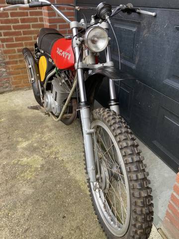 Image 1/12 of Ducati DUMMY (1975)