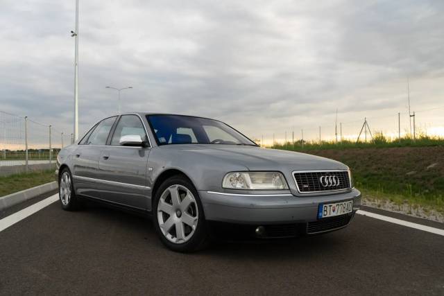 Image 1/8 of Audi S8 (2001)