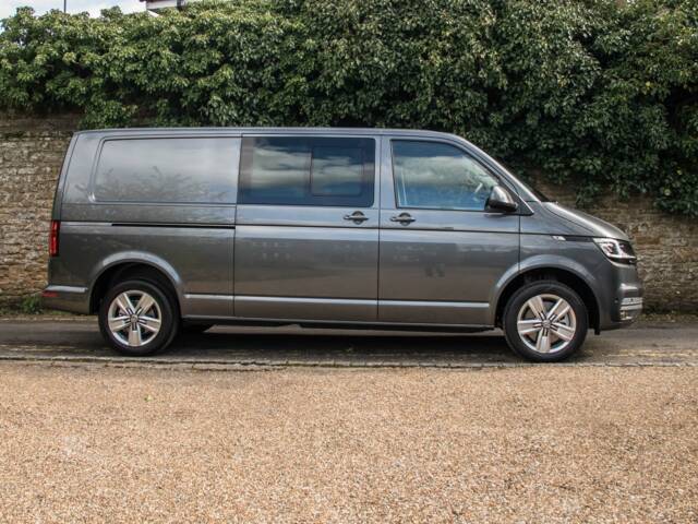 Bild 1/23 von Volkswagen T6.1 Kombi 2.0 TDI 4Motion (2024)