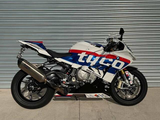 Bild 1/33 von BMW S 1000RR 'TYCO' BSB Race Replica (2016)