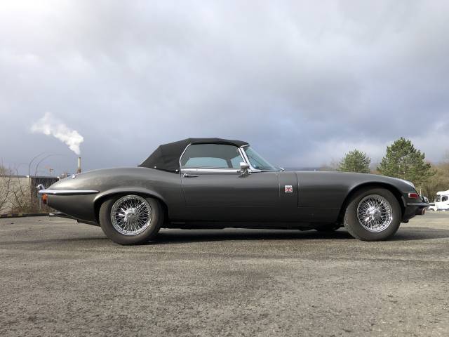 Image 1/43 of Jaguar E-Type V12 (1973)