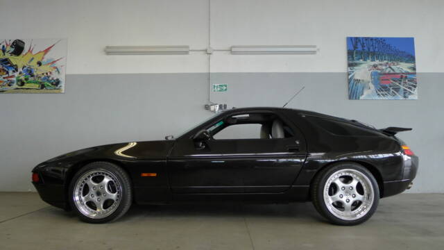 Bild 1/36 von Porsche 928 GTS (1994)