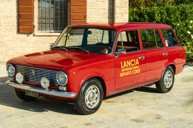 Immagine 1/32 di FIAT 124 Familiare (1973)