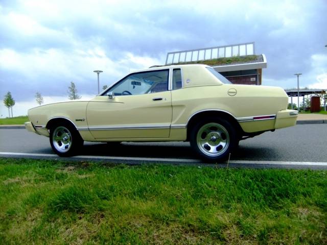 Bild 1/11 von Ford Mustang II Ghia 302 (1976)