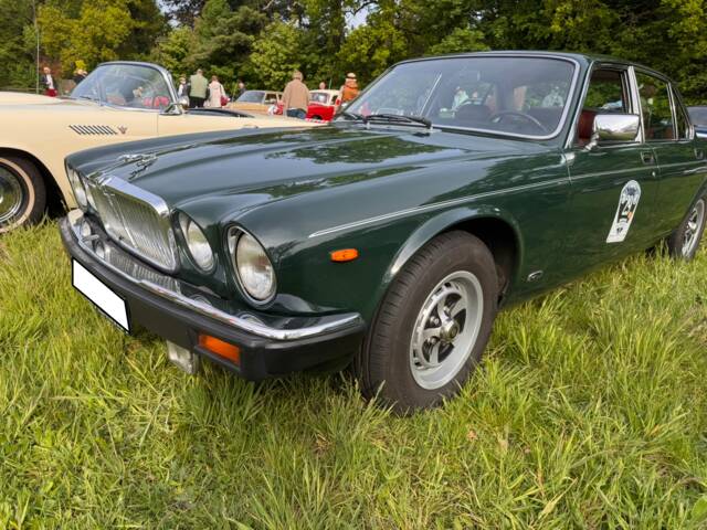Immagine 1/8 di Jaguar XJ 6 4.2 (1985)