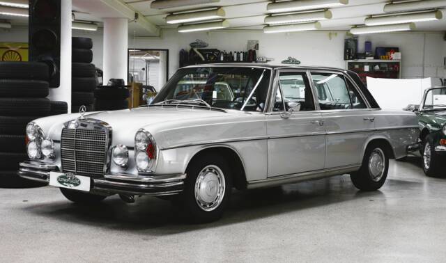 Bild 1/38 von Mercedes-Benz 300 SEL 3.5 (1970)