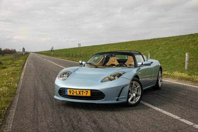 Bild 1/7 von Tesla Roadster (2010)