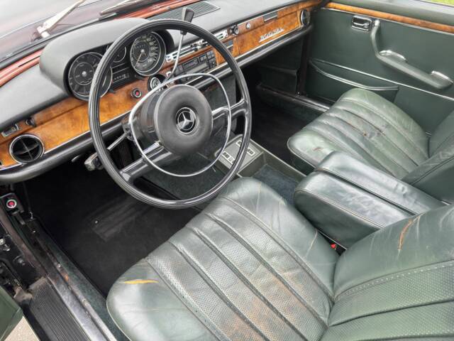Image 1/8 de Mercedes-Benz 300 SEL 3.5 (1970)
