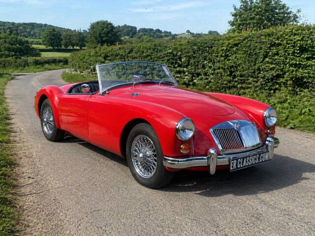 Image 1/8 of MG MGA 1600 (1960)