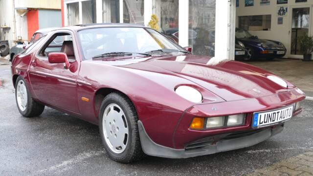 Image 1/18 of Porsche 928 S (1982)
