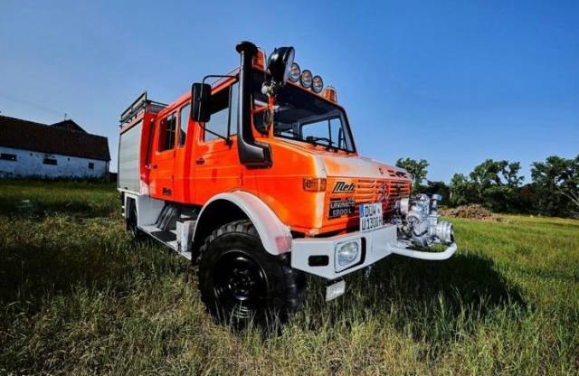Bild 1/15 von Mercedes-Benz Unimog U 1300 L (1979)