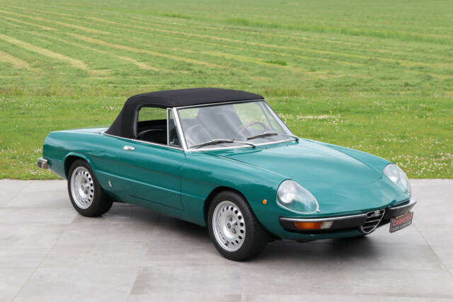 Image 1/50 of Alfa Romeo 2000 Spider Veloce (1979)