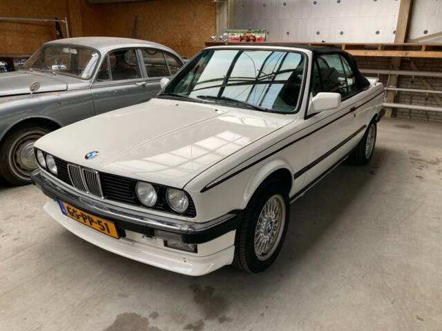 Image 1/34 de BMW 325i (1987)