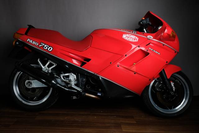 Image 1/7 de Ducati DUMMY (1990)