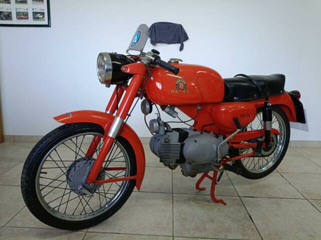 Image 1/20 of Motobi Imperiale Sport (1956)