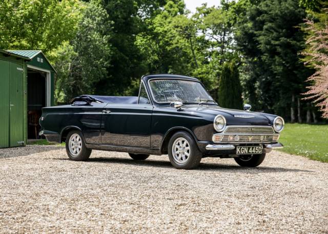 Image 1/11 of Ford Cortina 1600 (1966)
