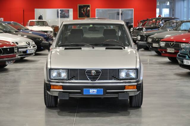 Image 1/49 of Alfa Romeo Alfetta 2.0 (1983)