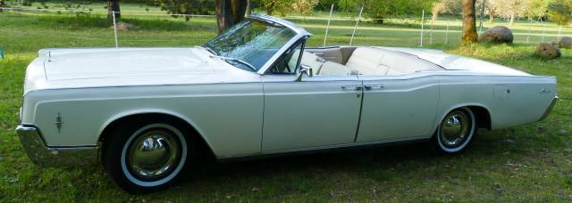 Image 1/19 of Lincoln Continental Convertible (1966)