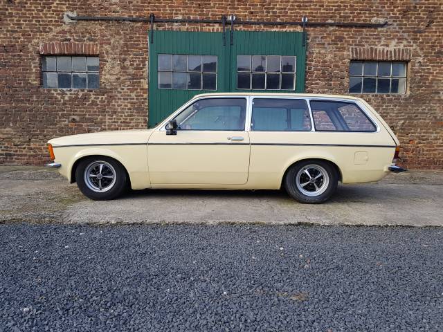 Image 1/33 of Opel Kadett Caravan 1,2 S (1977)