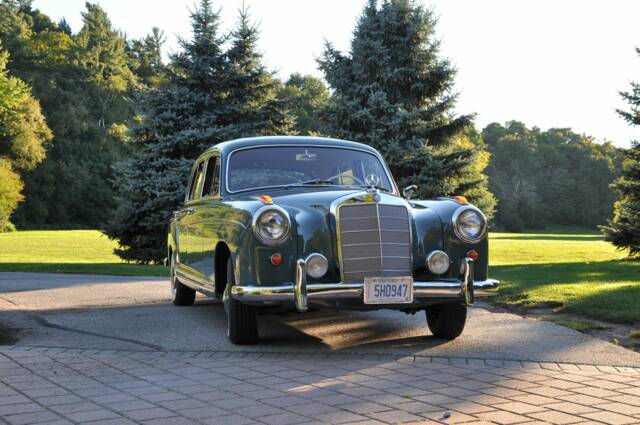 Immagine 1/8 di Mercedes-Benz 220 S (1958)
