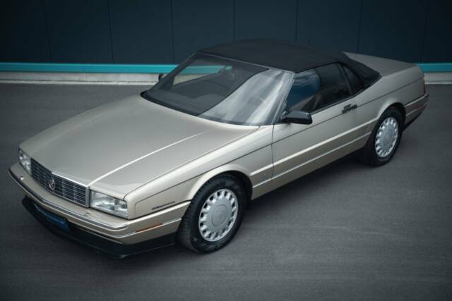 Image 1/15 of Cadillac Allanté (1993)