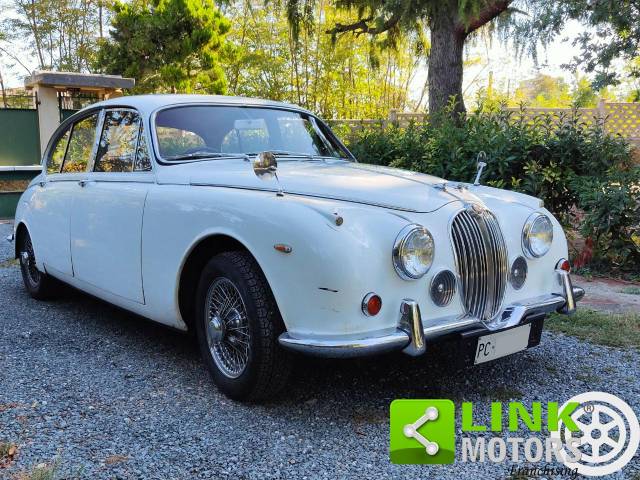 Image 1/9 of Jaguar 240 (1969)