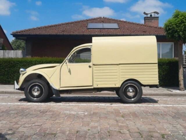 Image 1/8 of Citroën AK 400 (1975)