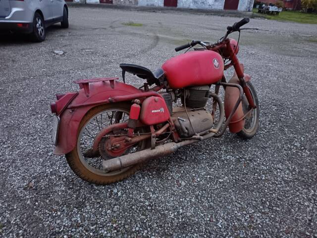 Immagine 1/6 di Gilera B300 (1963)