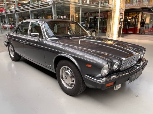 Afbeelding 1/27 van Jaguar Sovereign H.E. V12 (1984)