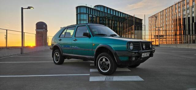 Image 1/5 de Volkswagen Golf Mk II Country Syncro 1.8 (1991)