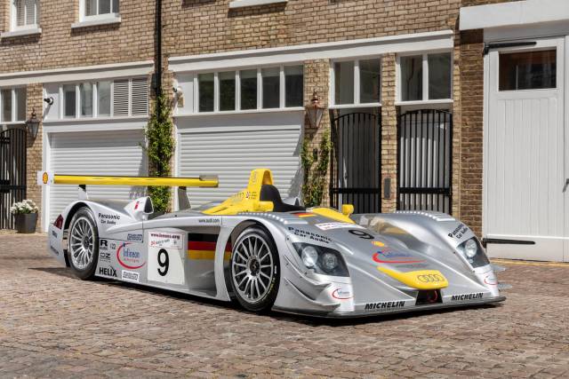 Image 1/17 of Audi R8 LMP900 (2000)