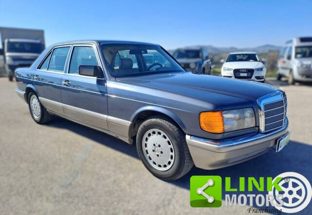 Immagine 1/10 di Mercedes-Benz 300 SE (1990)