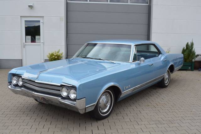 Image 1/20 of Oldsmobile Delta 88 (1965)