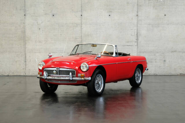 Image 1/24 of MG MGC (1968)