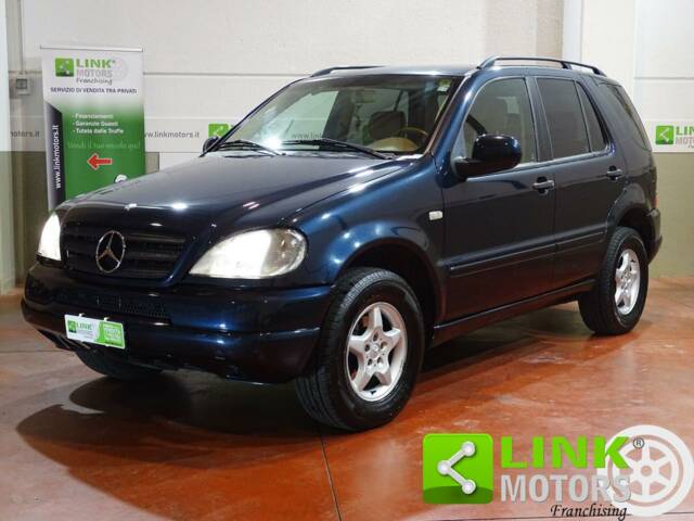 Afbeelding 1/10 van Mercedes-Benz ML 270 CDI (2000)