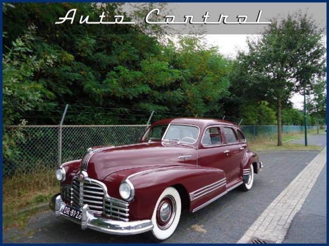 Image 1/24 of Pontiac Torpedo Silver Streak (1947)