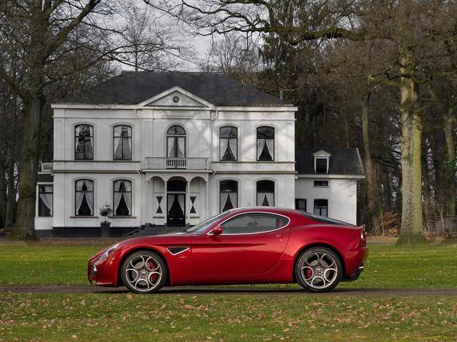 Image 1/30 of Alfa Romeo 8C Competizione (2009)