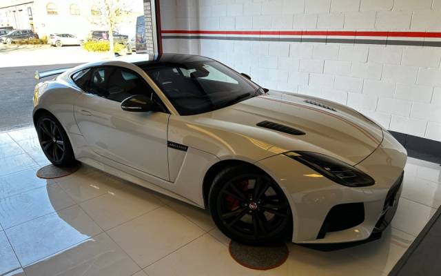 Bild 1/50 von Jaguar F-Type SVR (2017)