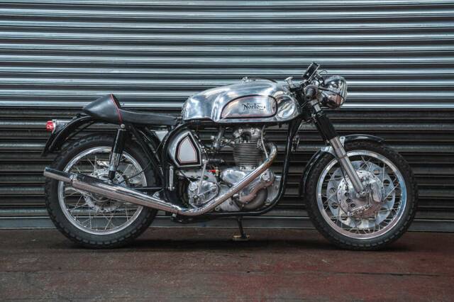 Immagine 1/38 di Norton Dominator Slimline TT (1961)
