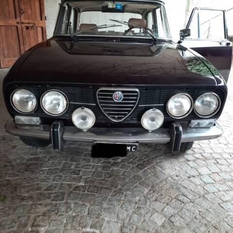 Imagen 1/8 de Alfa Romeo 2000 Berlina (1973)