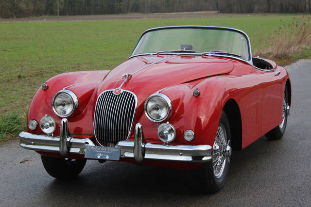 Image 1/27 of Jaguar XK 150 OTS (1959)