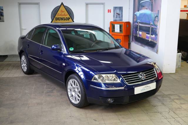 Image 1/30 of Volkswagen Passat 4.0 W8 (2001)