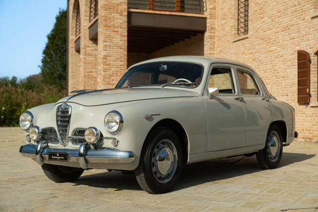 Immagine 1/50 di Alfa Romeo 1900 Super Berlina (1955)