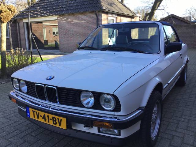 Image 1/20 of BMW 320i (1988)
